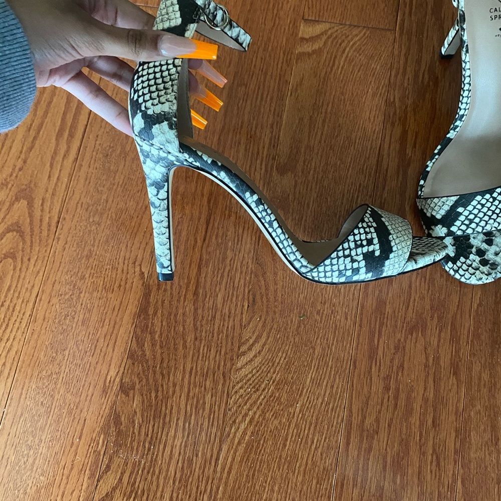 Heels - Picture 3 of 3